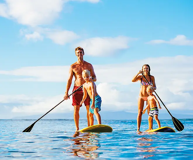 famiglia che fa SUP sul Lago di Garda Bardolino