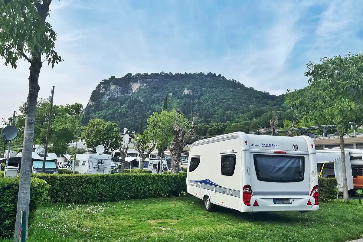Roulotte presso il campeggio La Rocca di Bardolino
